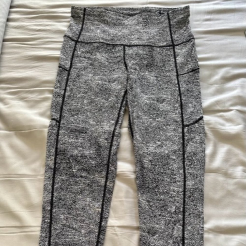 The Gym People Leggings SIZE L **BLACK & WHITE SPECKLED PATTERN** POCKETS
